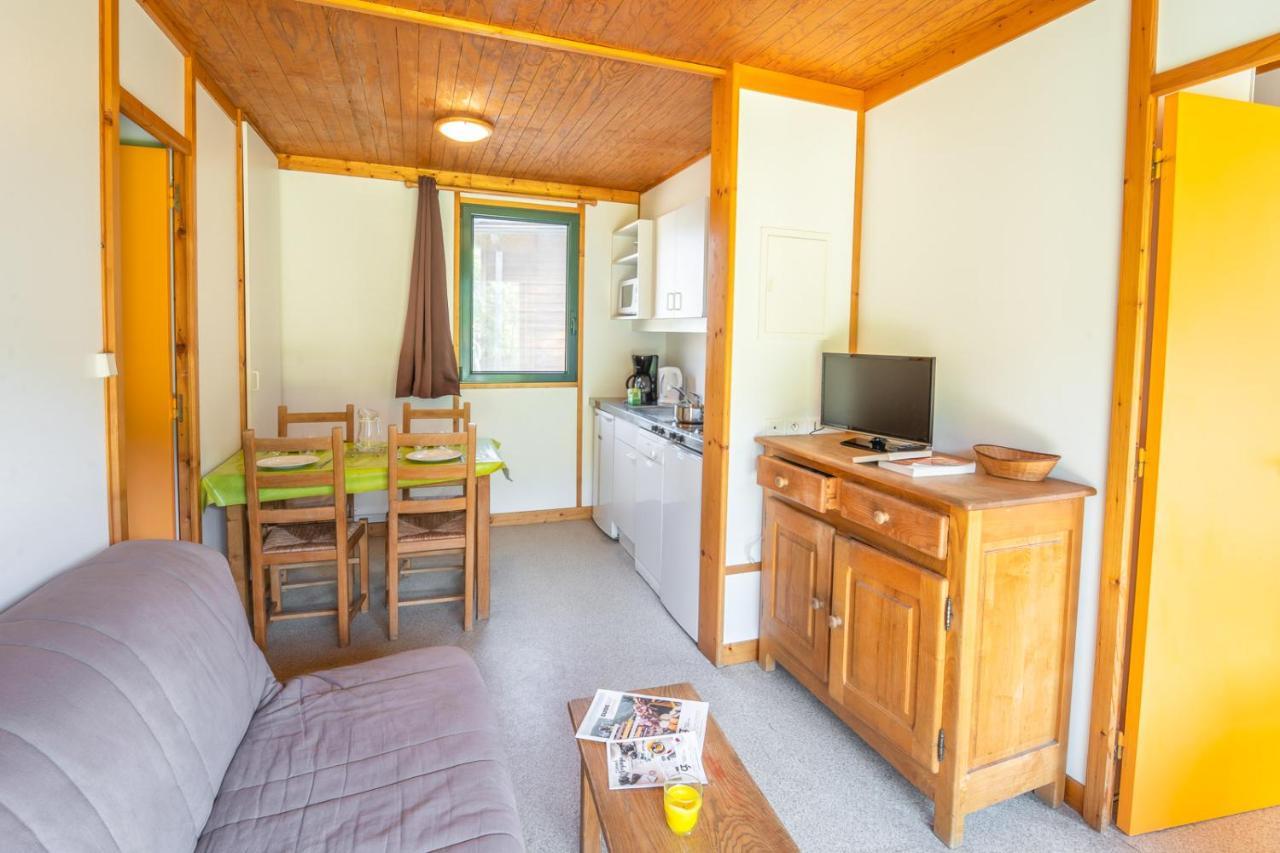 Les Chalets De Booz Saint-Germain-du-Teil Kültér fotó