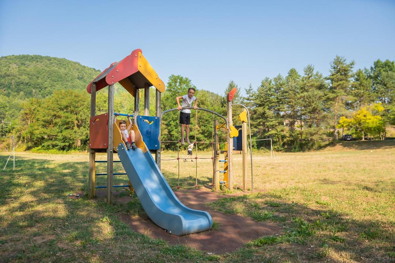 Les Chalets De Booz Saint-Germain-du-Teil Kültér fotó