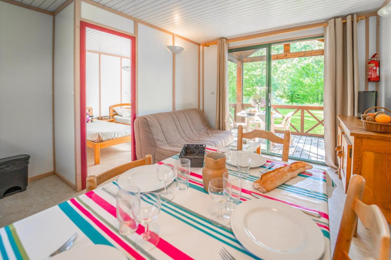 Les Chalets De Booz Saint-Germain-du-Teil Kültér fotó