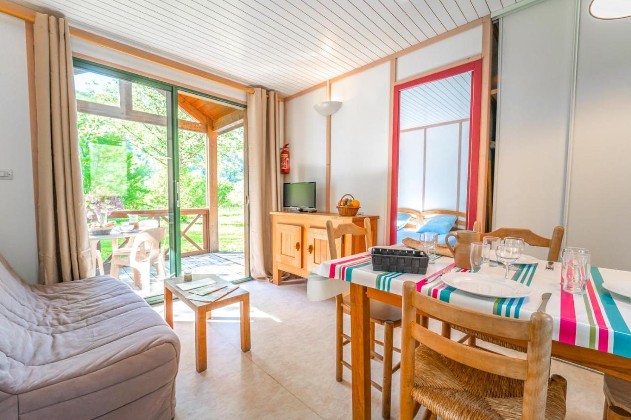 Les Chalets De Booz Saint-Germain-du-Teil Kültér fotó